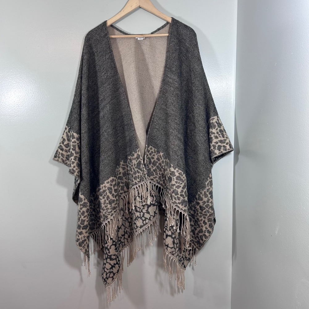 Croft & Barrow Gray Leopard Print Fringe Open Front Poncho Wrap One Size